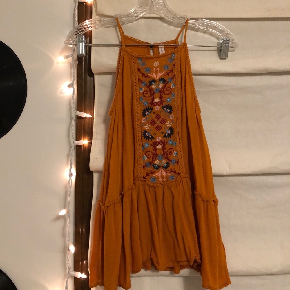 mustard tank top